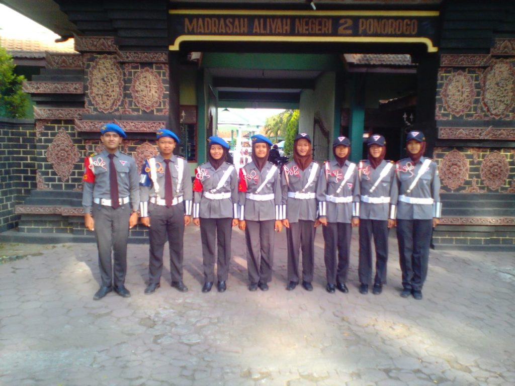 Outbond Taruna PKS (Patroli Keamanan Sekolah) MAN 2 Ponorogo Outbond Taruna PKS (Patroli Keamanan Sekolah) MAN 2 Ponorogo