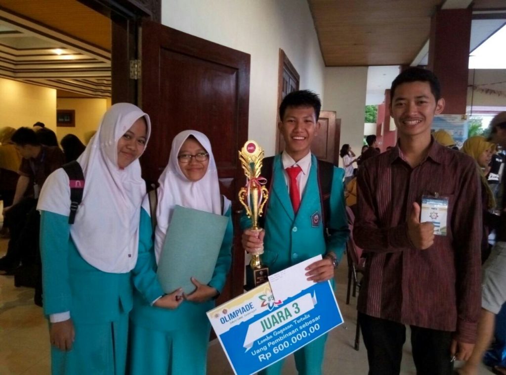 Pengukir Sejarah dari Seorang Pencetak Prestasi Pengukir Sejarah dari Seorang Pencetak Prestasi