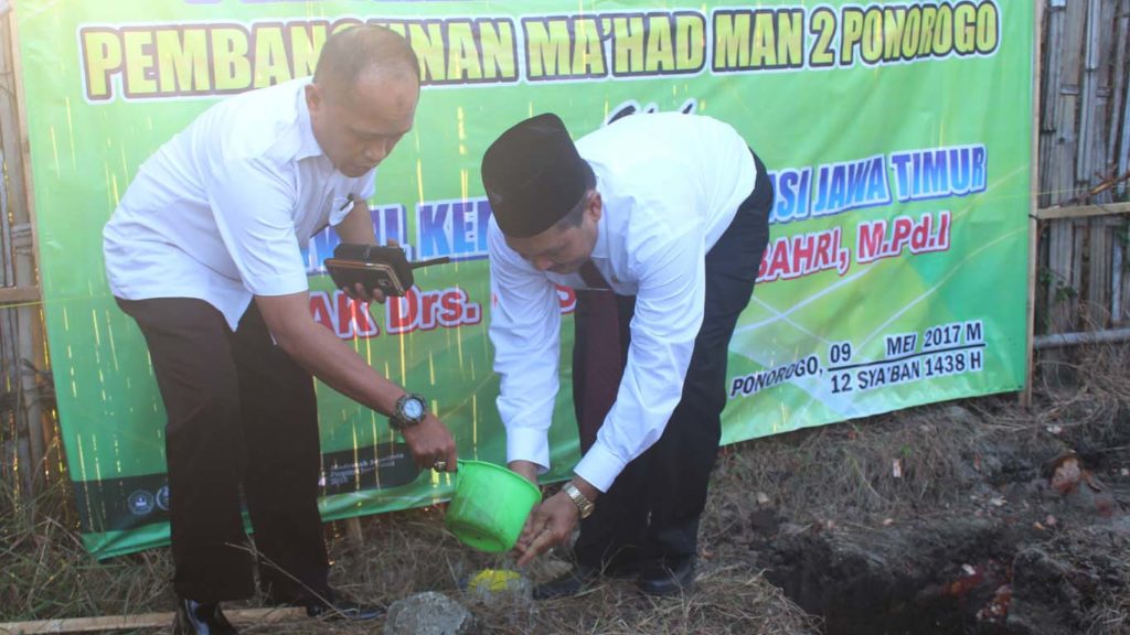 Pembinaan ASN dan Peletakan Batu Pertama Ma'had MAN 2 Ponorogo Pembinaan ASN dan Peletakan Batu Pertama Ma'had MAN 2 Ponorogo