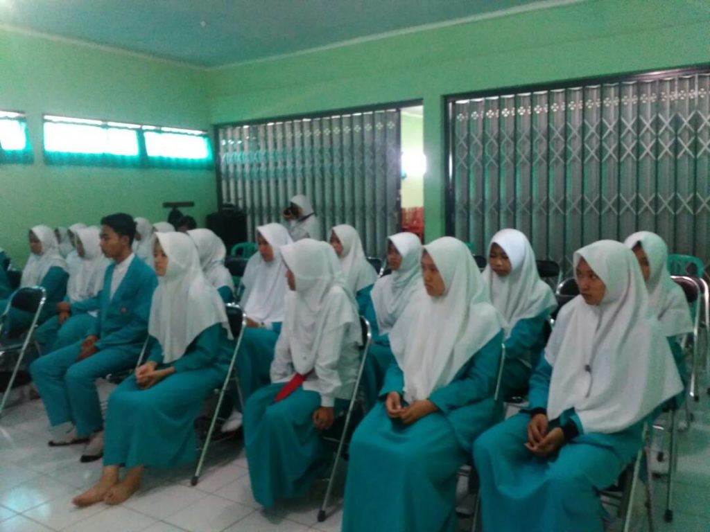 Penyuluhan Narkotika dan Kenakalan Remaja dari Binmas Polres Ponorogo