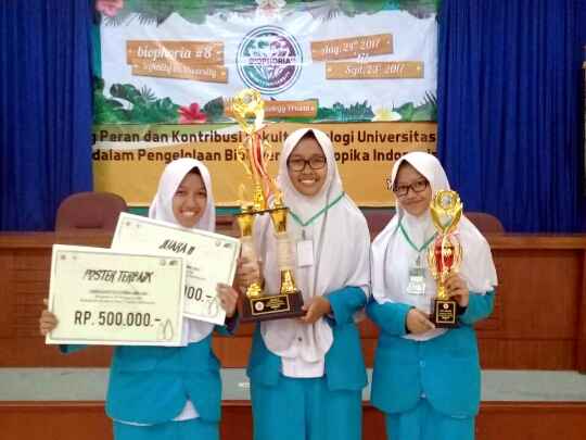 Tim LKTI MAN 2 Ponorogo Juara 2 dan Best Poster Lomba BIOPHORIA 8 di UGM Tim LKTI MAN 2 Ponorogo Juara 2 dan Best Poster Lomba BIOPHORIA 8 di UGM