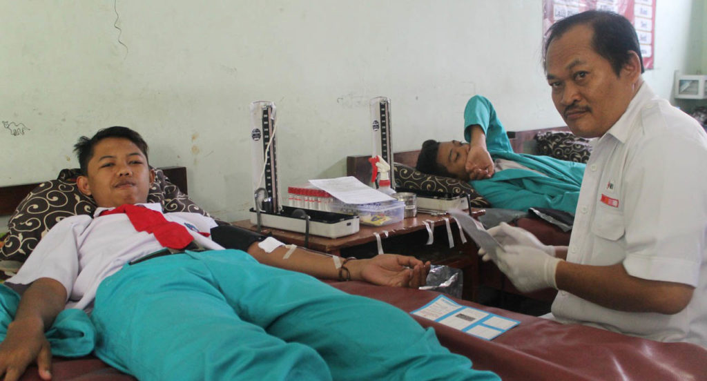 Donor Darah PMR Wira MAN 2 Ponorogo