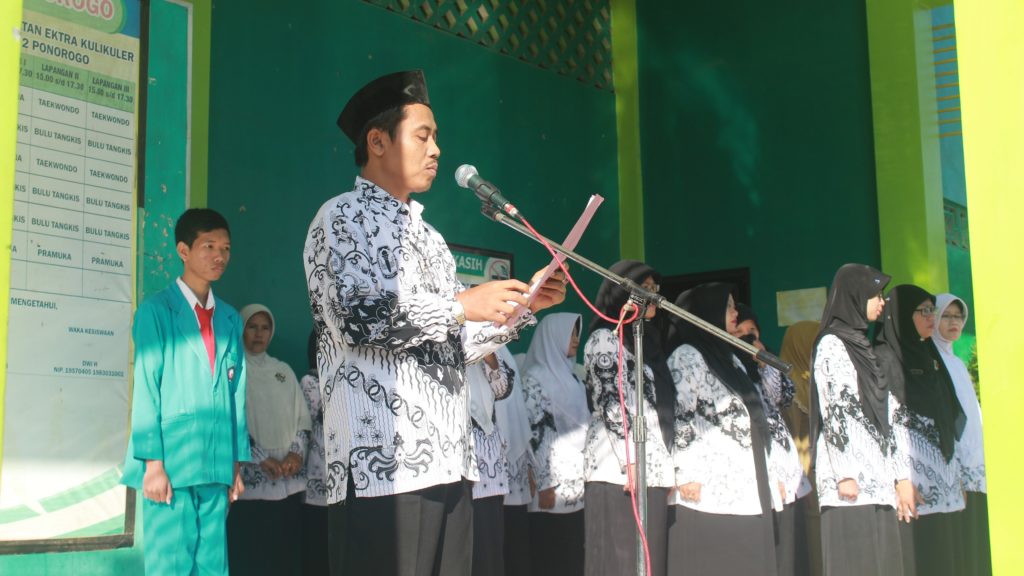 Pelantikan & Sertijab Pengurus OSIS MAN 2 Ponorogo 20172018