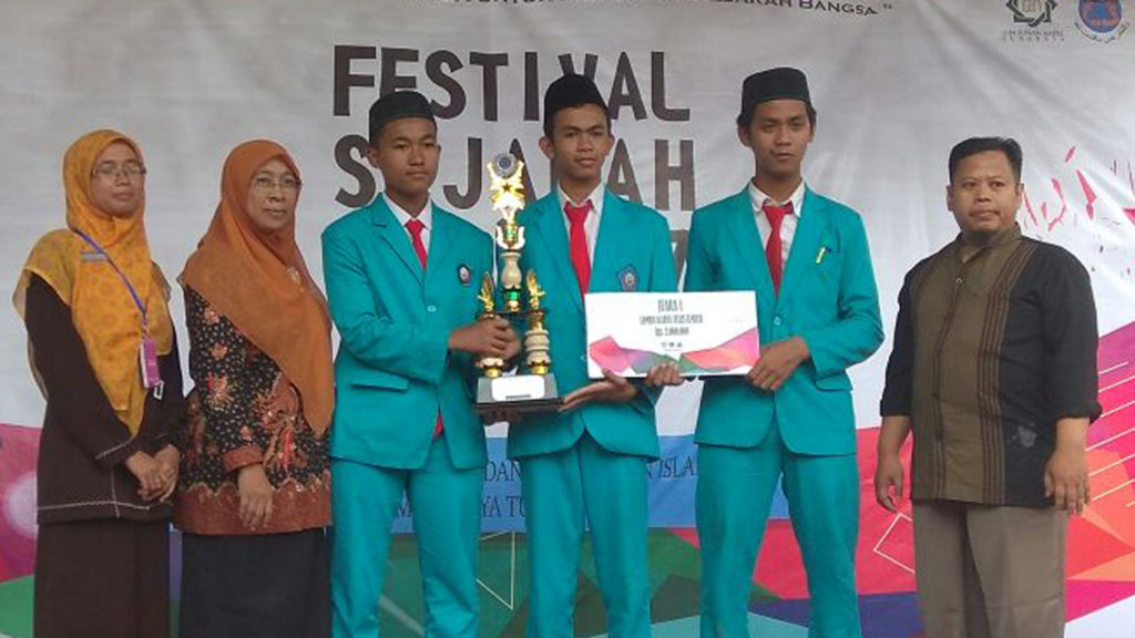 Tim KTI MAN 2 Ponorogo Juara I di UIN Sunan Ampel Surabaya