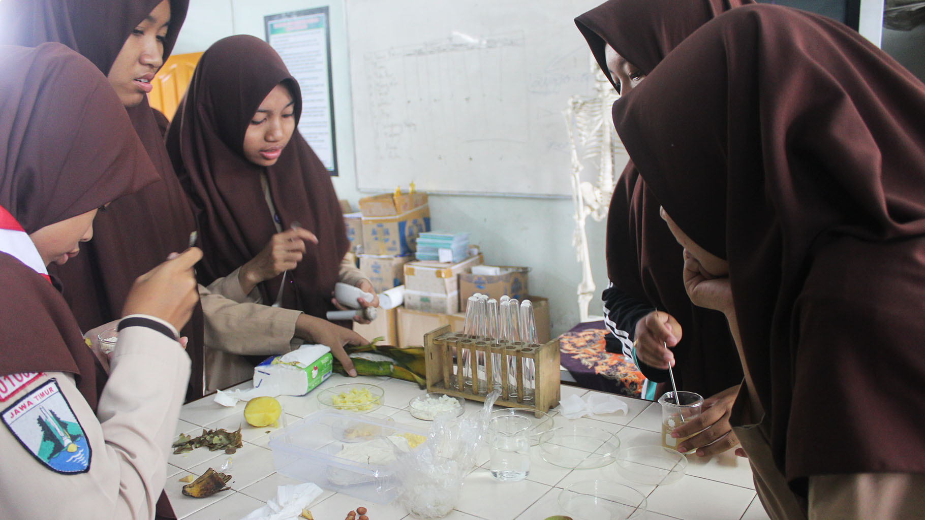 Hari Guru untuk Para Guru MAN2 Ponorogo Hari Guru untuk Para Guru MAN2 Ponorogo