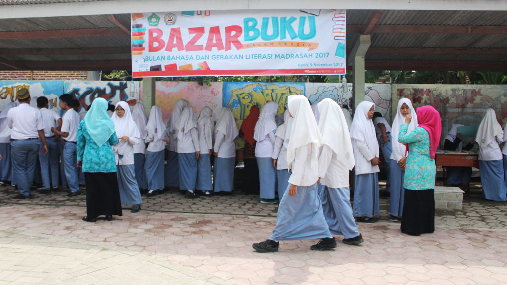 Bedah Buku Semarak Lomba dalam Rangka Bulan Bahasa. Bedah Buku Semarak Lomba dalam Rangka Bulan Bahasa.