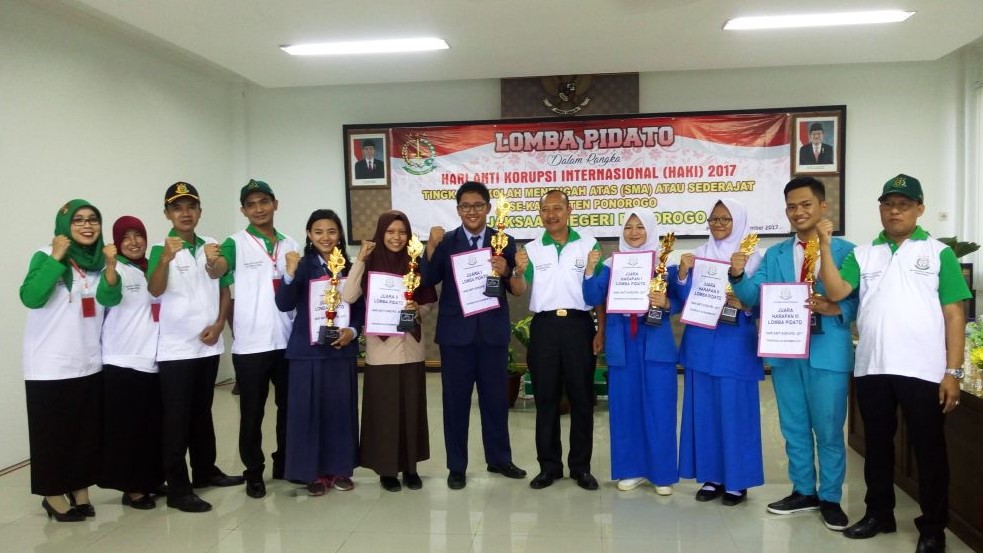 MAN 2 Ponorogo, Juara Lomba Pidato Hari Anti Korupsi