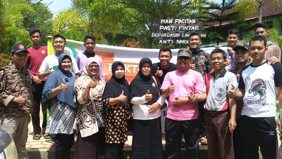 MAN 2 Ponorogo Peduli Bencana di Pacitan