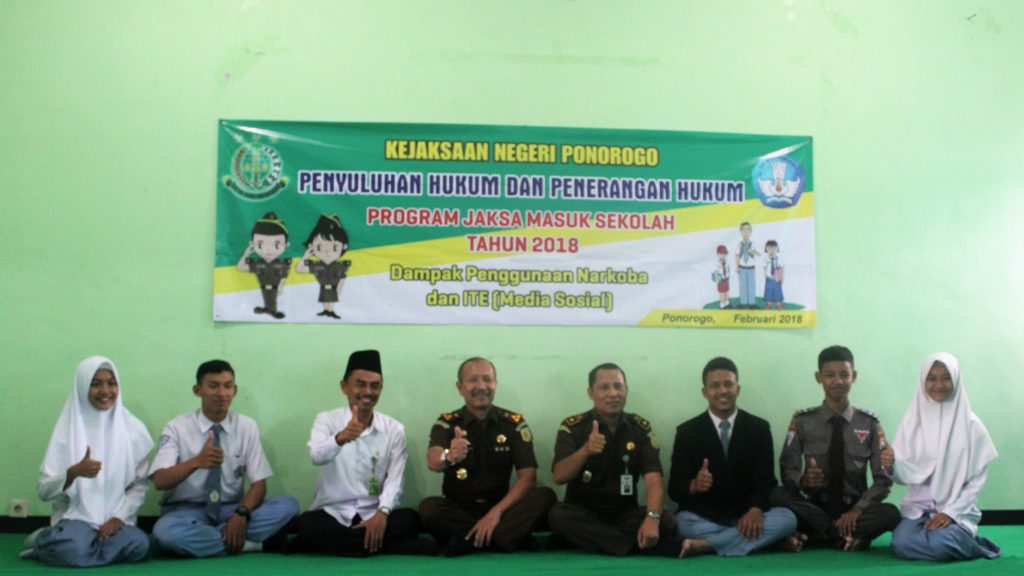 Sosialisasi Dampak Narkoba dan ITE oleh Kejaksaan Negeri Ponorogo Sosialisasi Dampak Narkoba dan ITE oleh Kejaksaan Negeri Ponorogo