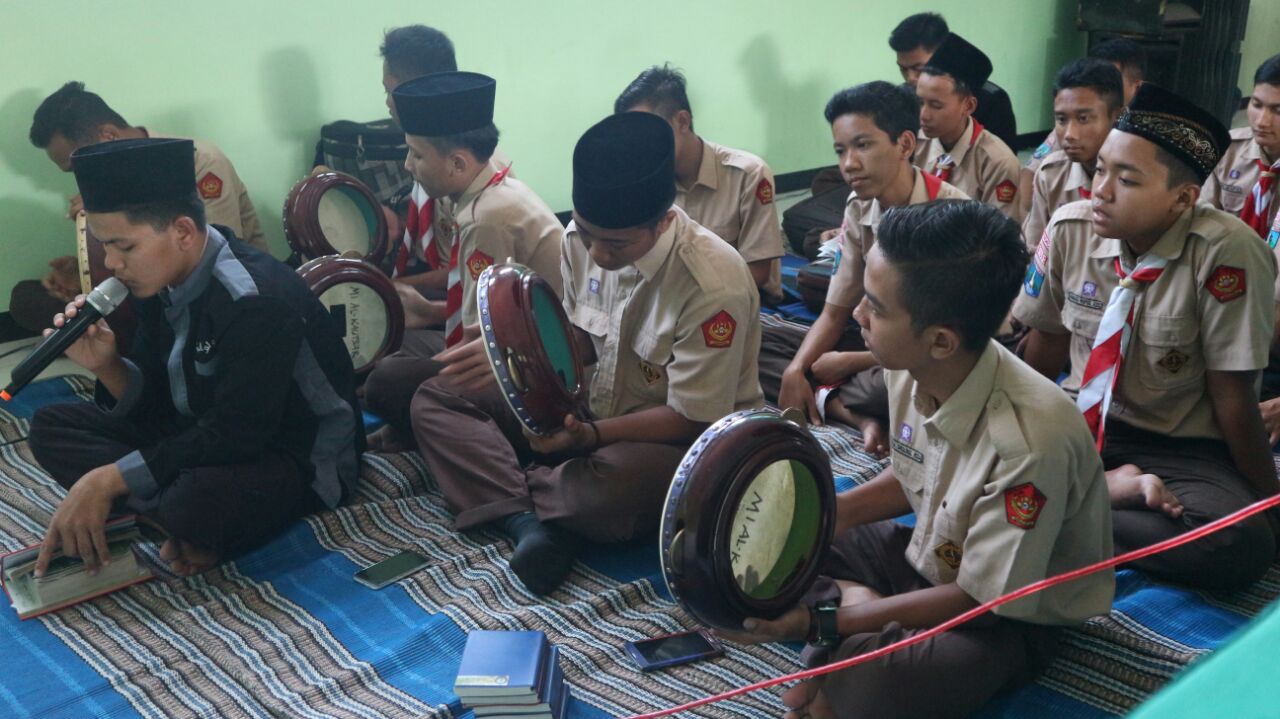 Kegiatan ini diselenggarakan pada 5 mei 2018 tepat pukul 13.00 bertempat di Aula Maulid Dziba' dan Do'a Bersama Majelis Ta'lim Ulul Albab