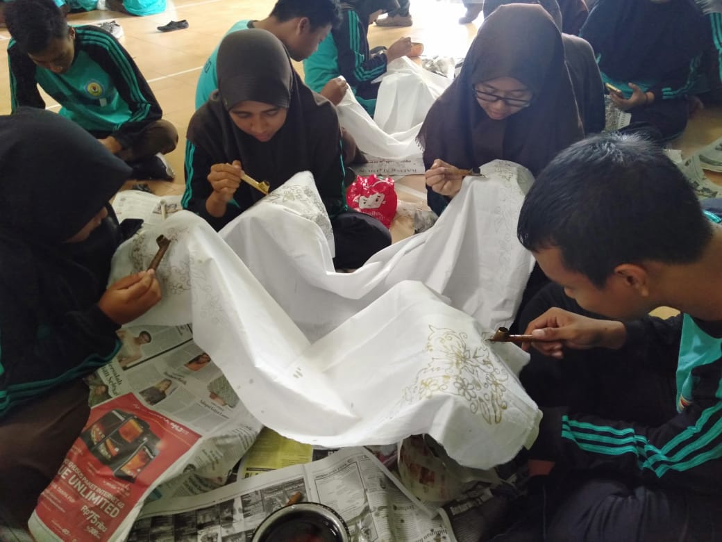 Pelatihan Membatik Bersama Sasono Batik Lukis Ponorogo