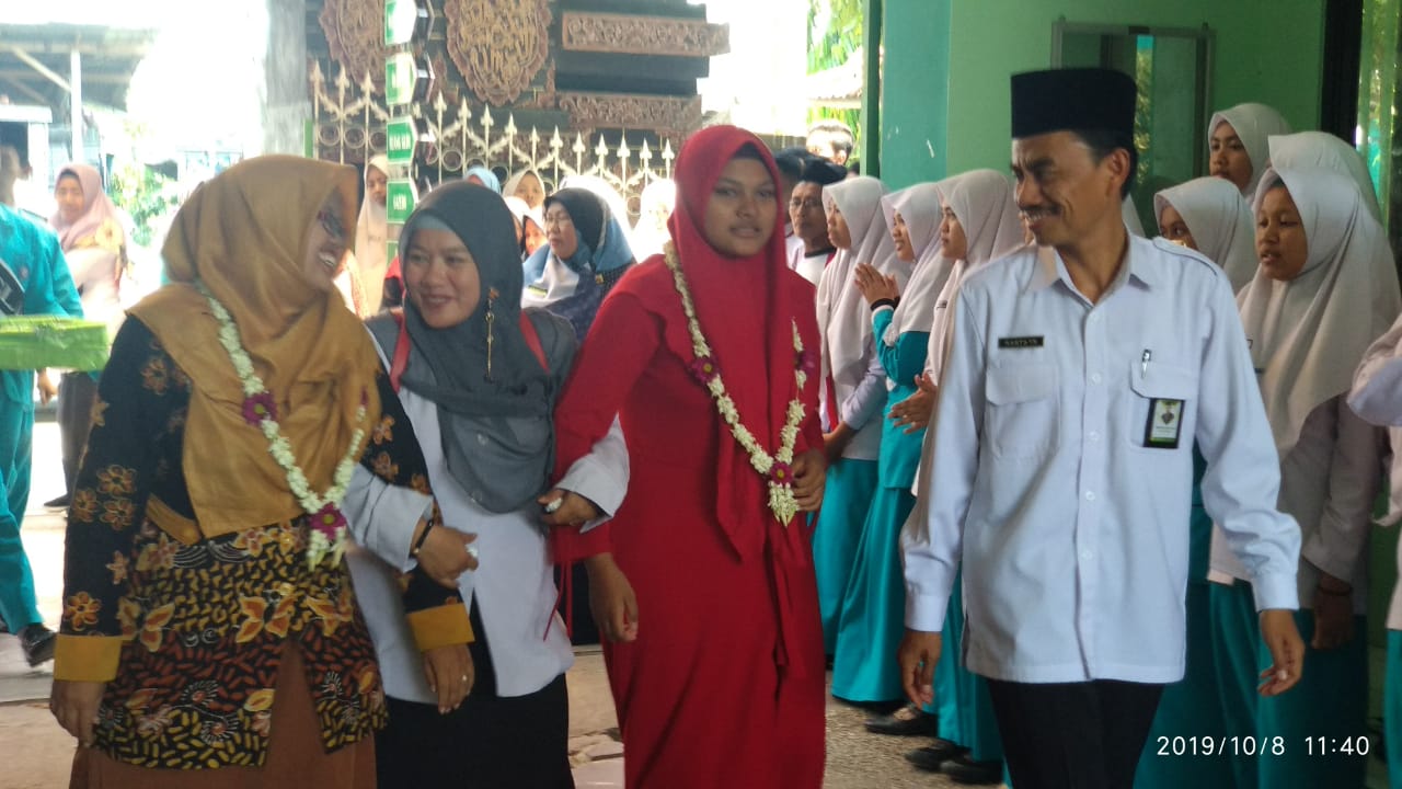 Euforia Warga MAN 2 Ponorogo, Sambut Kedatangan sang Juara dari Malaysia