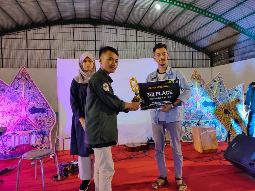 Sabet Juara 1 dan Juara 3 Short Movie Festival Budaya Komunikasi