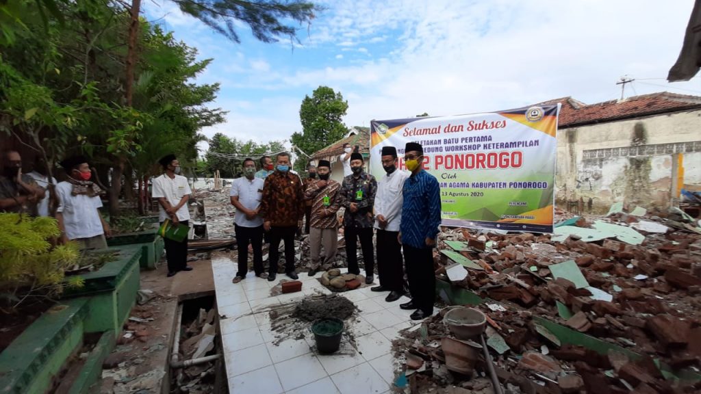 Peletakan-Batu-Pertama-Pembangunan-Gedung-Workshop-9