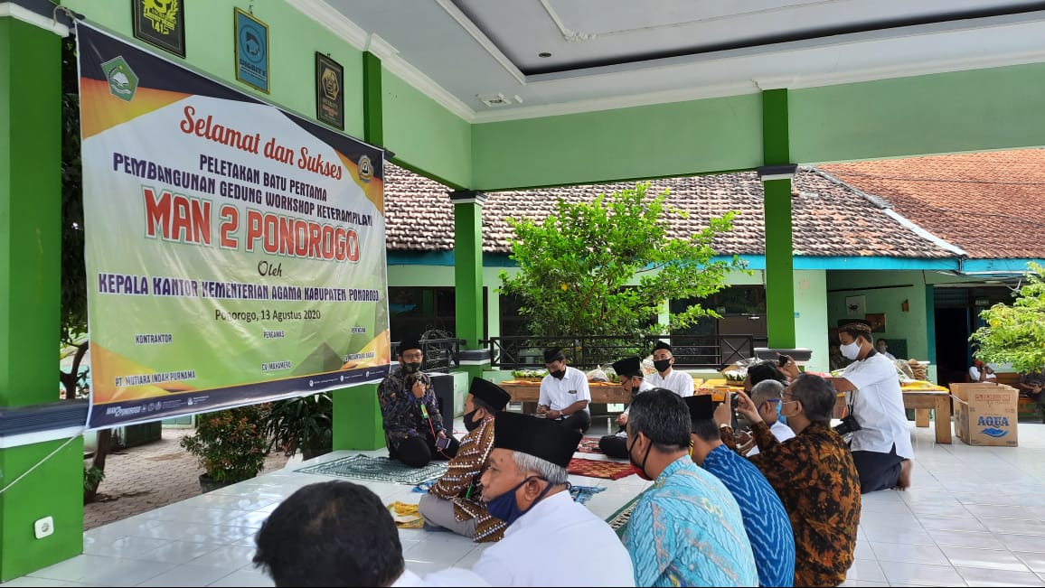 Peletakan-Batu-Pertama-Pembangunan-Gedung-Workshop-9