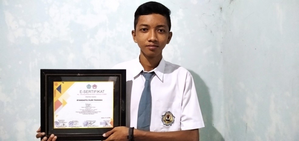 Ryandaffa Kelas X IPS 1 Sabet Juara 1 Lomba Poster