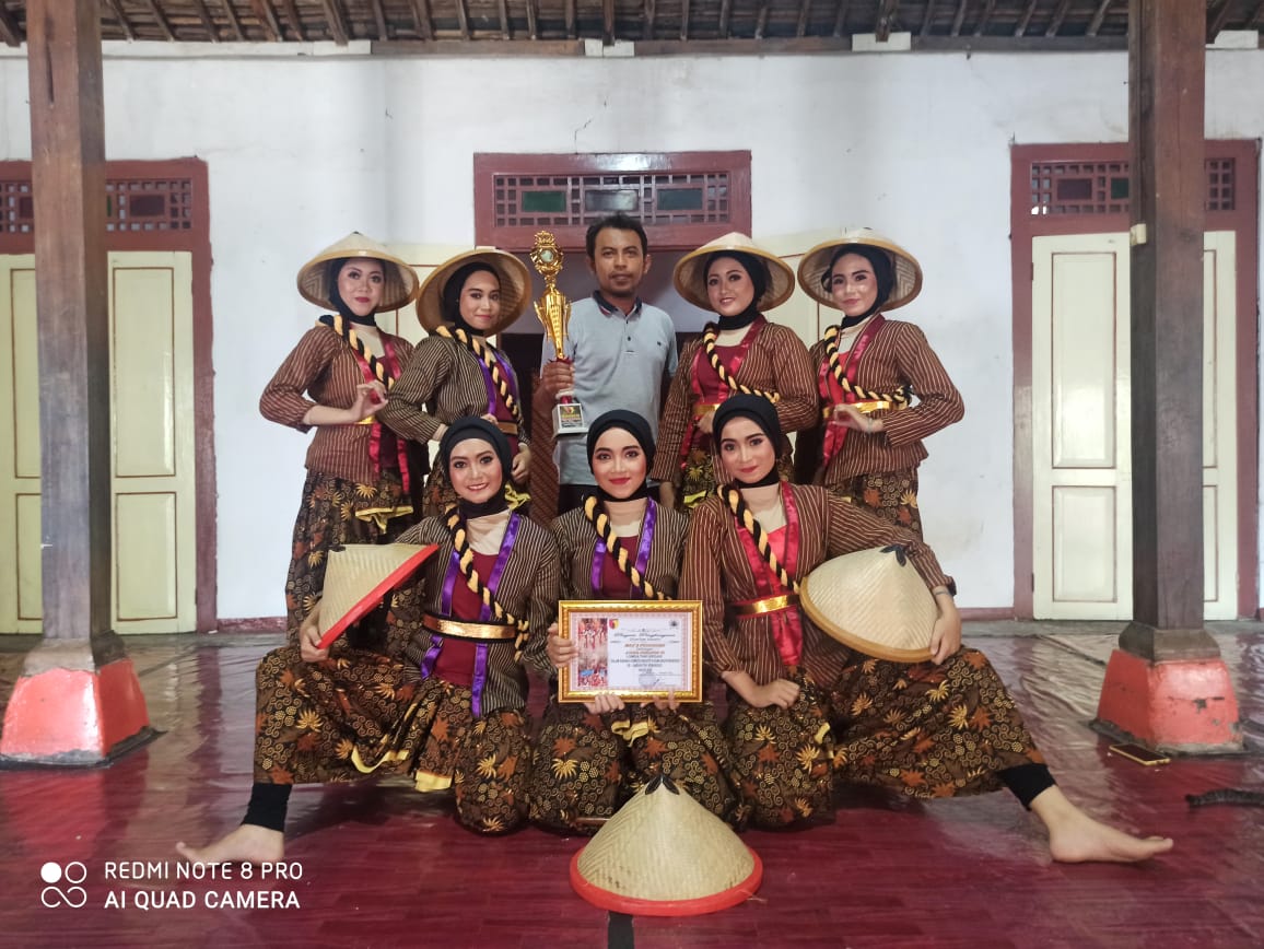 Tim Tari MAN 2 Ponorogo Sumbang Prestasi Di Masa Pandemi