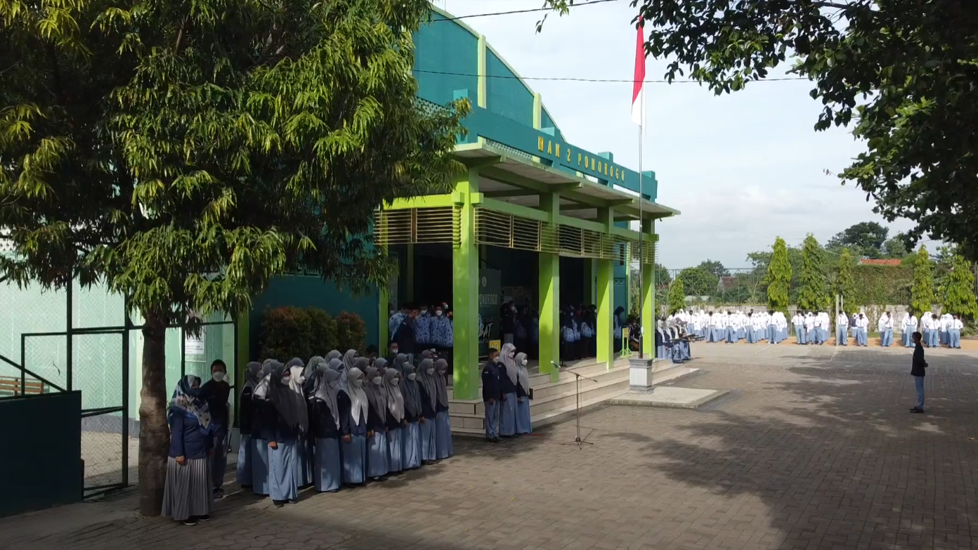 Upacara Peringatan Hari Pahlawan di MAN 2 Ponorogo
