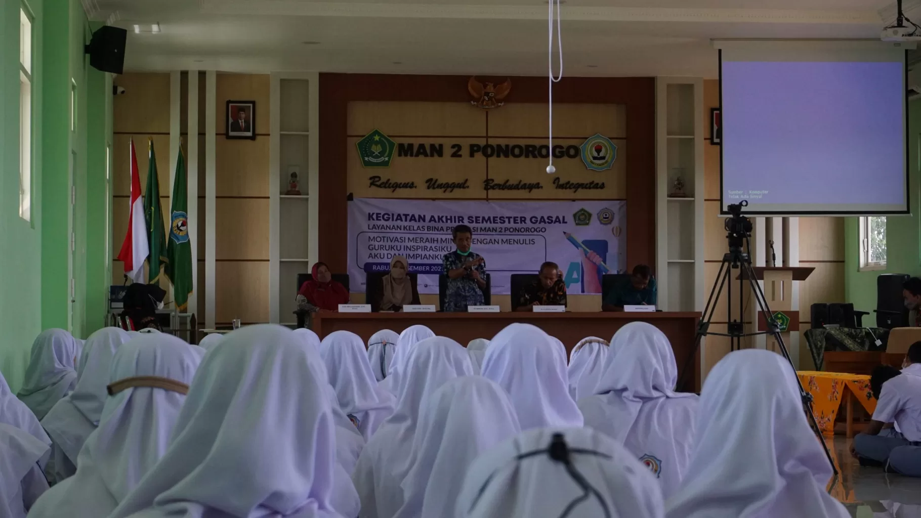 EVO BP, Meraih Mimpi dengan Menulis