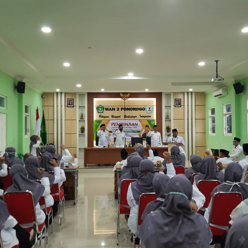 Podcast Dan Pembinaan ASN di MAN 2 Ponorogo Oleh Kepala Kankemenag Ponorogo