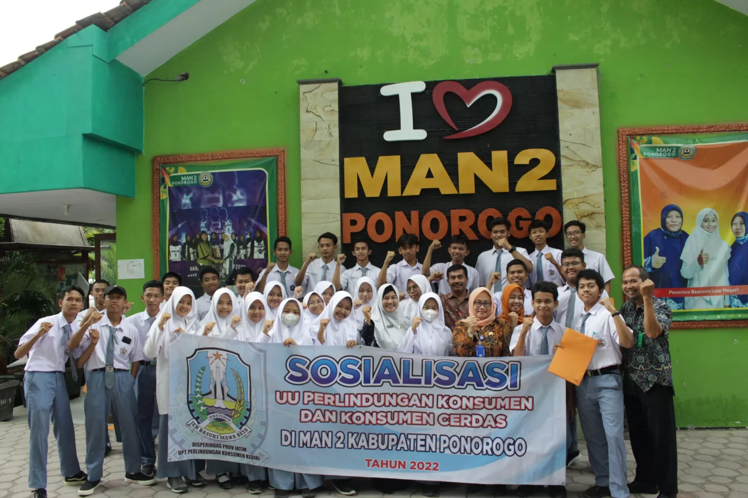 Sosialisasi Undang-Undang Perlindungan Konsumen dan Konsumen Cerdas di MAN 2 Ponorogo