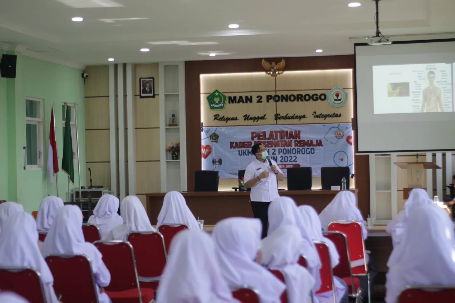 Pelatihan Pertolongan Pertama Kader Kesehatan Remaja di MAN 2 Ponorogo