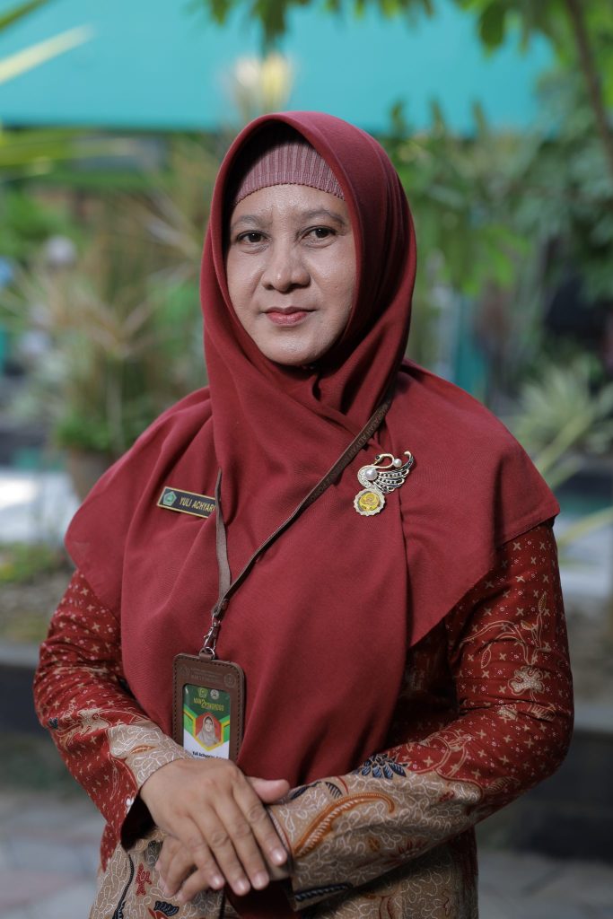 Yuli Achyarini, S.Pd.